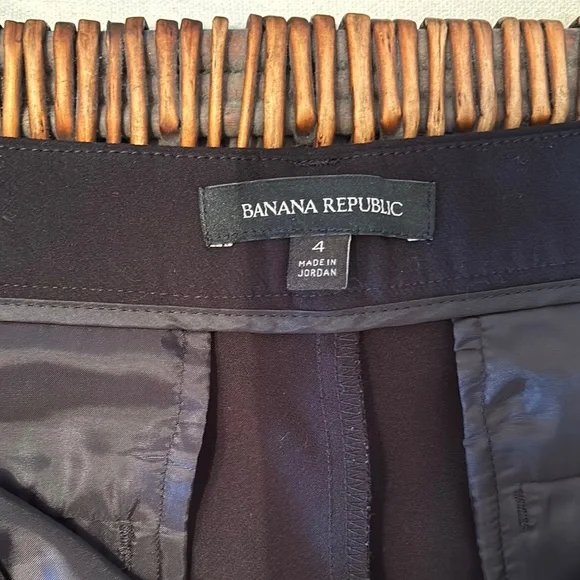 Banana Republic Women's Black Shorts - Picture 2 of 7